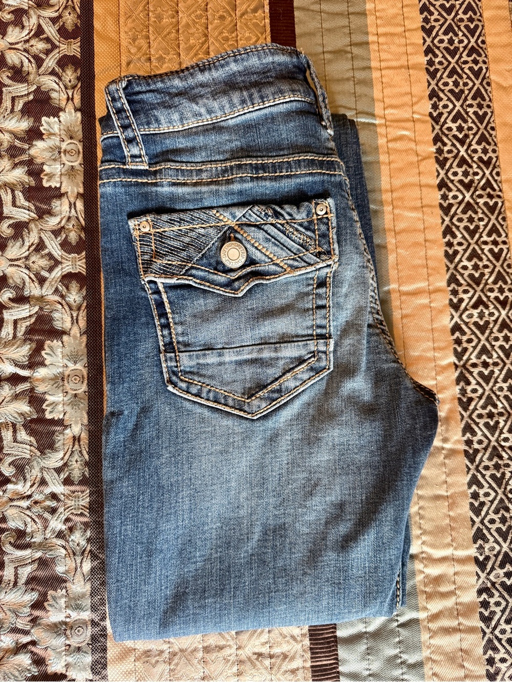 Daytrip Lynx Bootcut Jeans - Size 27 XLong